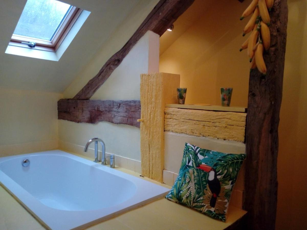 Bed and Breakfast Domaine Du Bourg Salon Exterior foto