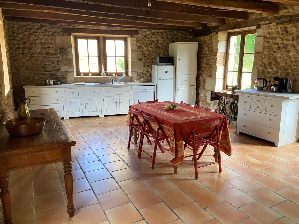 Bed and Breakfast Domaine Du Bourg Salon Exterior foto